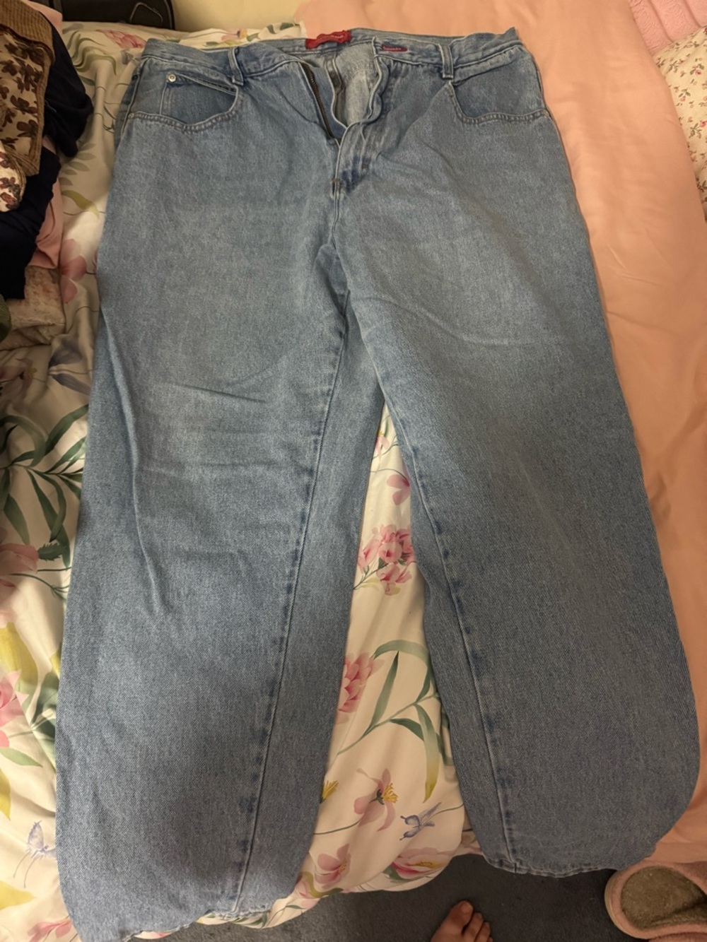 Light Wash Straight Leg Jeans - Women